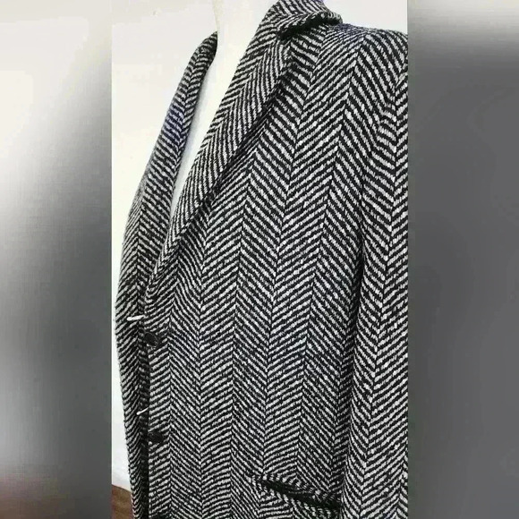 Women's Black and White Herringbone Coat - Picture 3 of 9